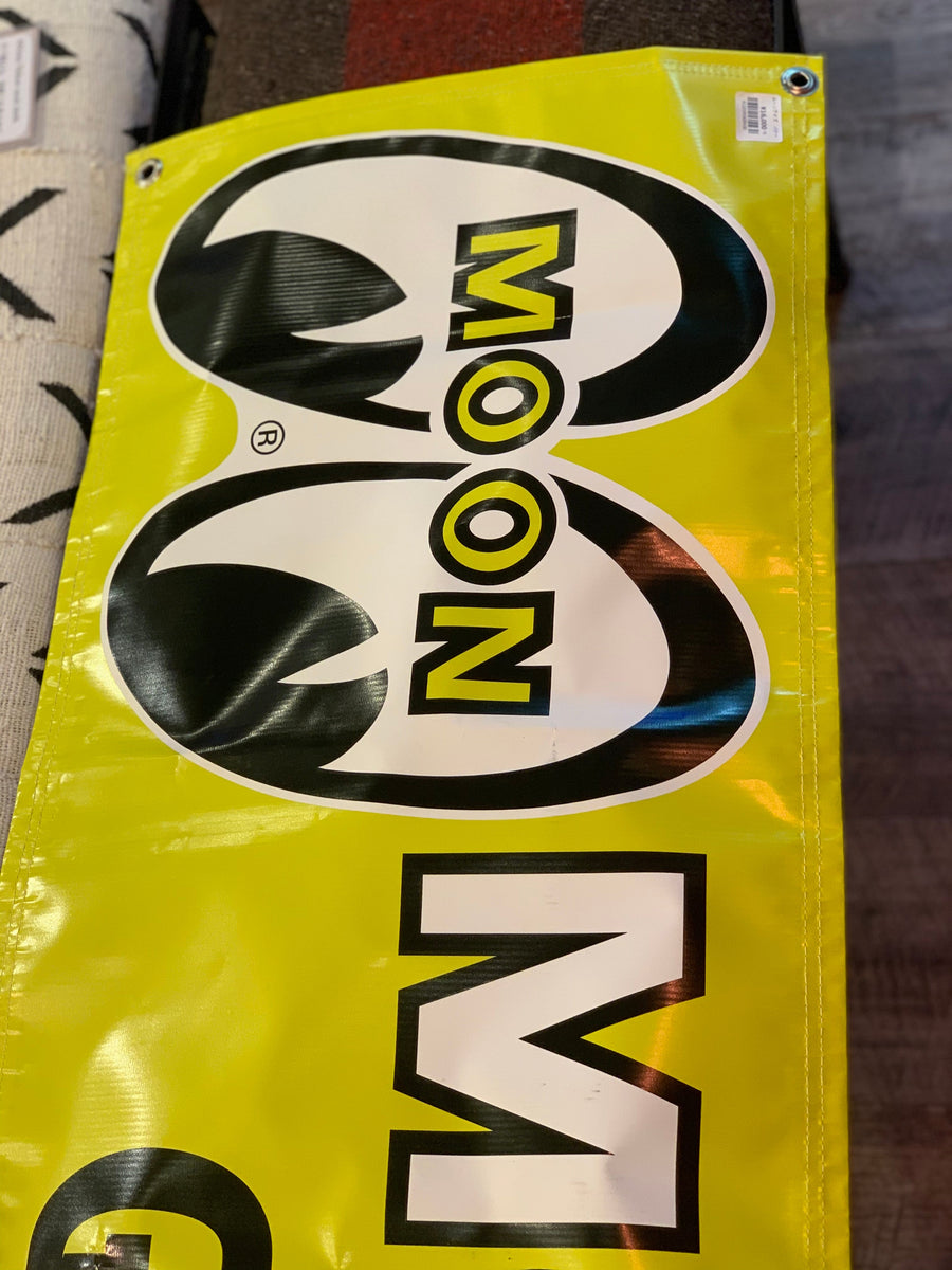 品番0430 MOONEYES BANNER ムーンアイズ バナー フラッグ