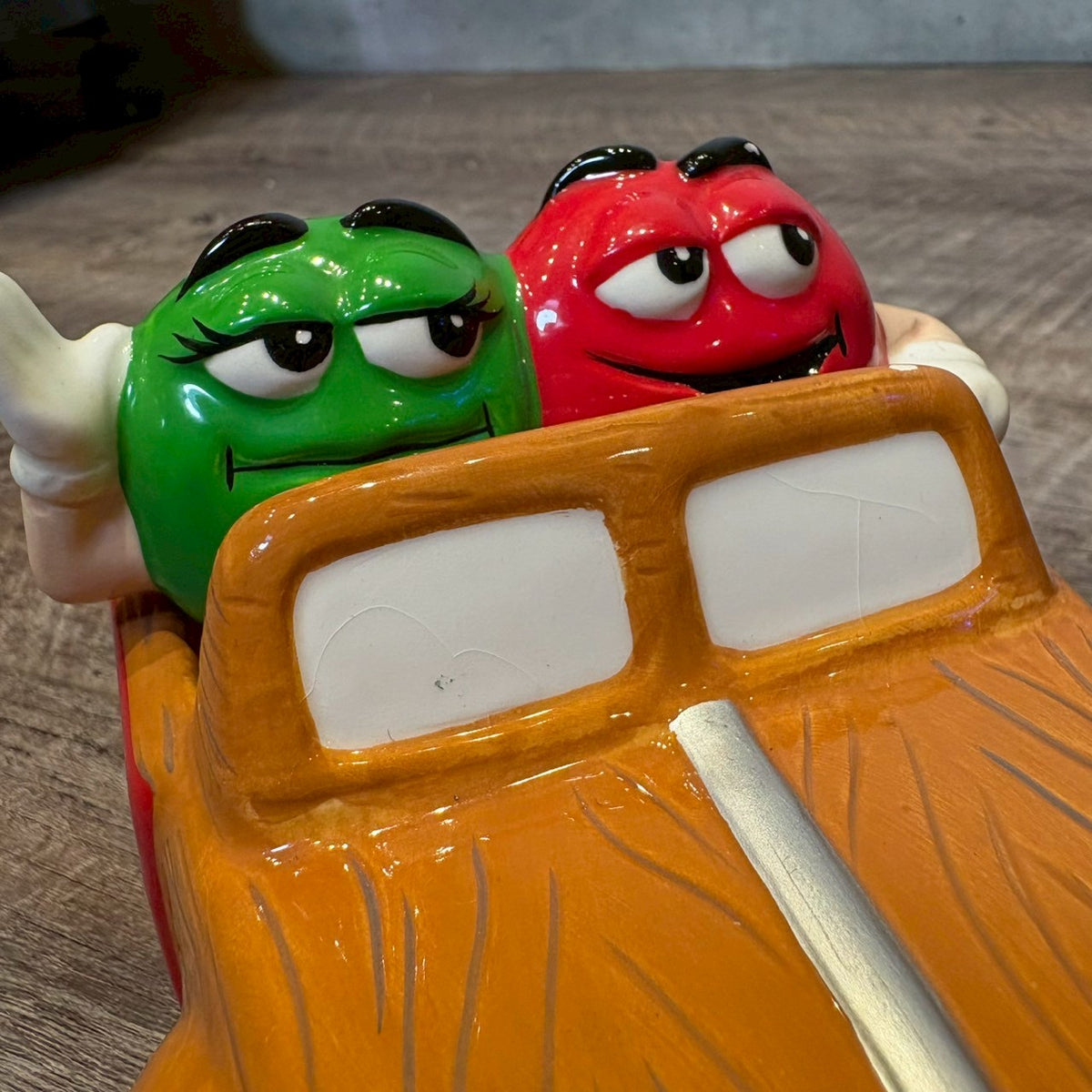 陶器オブジェ 【M&M'S（エムアンドエムズ）】 ブラウン カー アメトイ