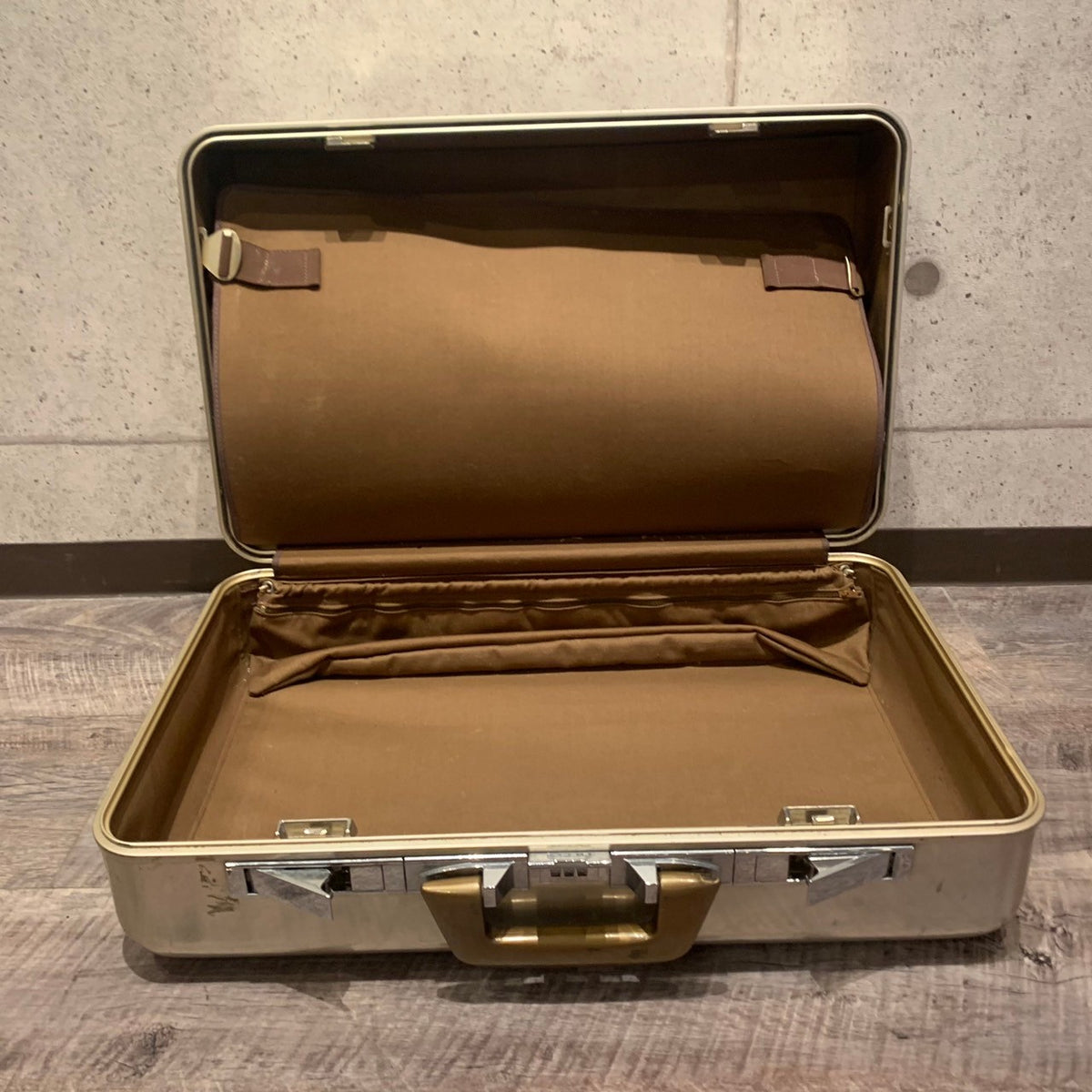 アタッシュケース トランク スーツケース ZERO HALLIBURTON Briefcase シャンパンゴールド ヴィンテージ –  L.A.DEPO（エルエーデポ）