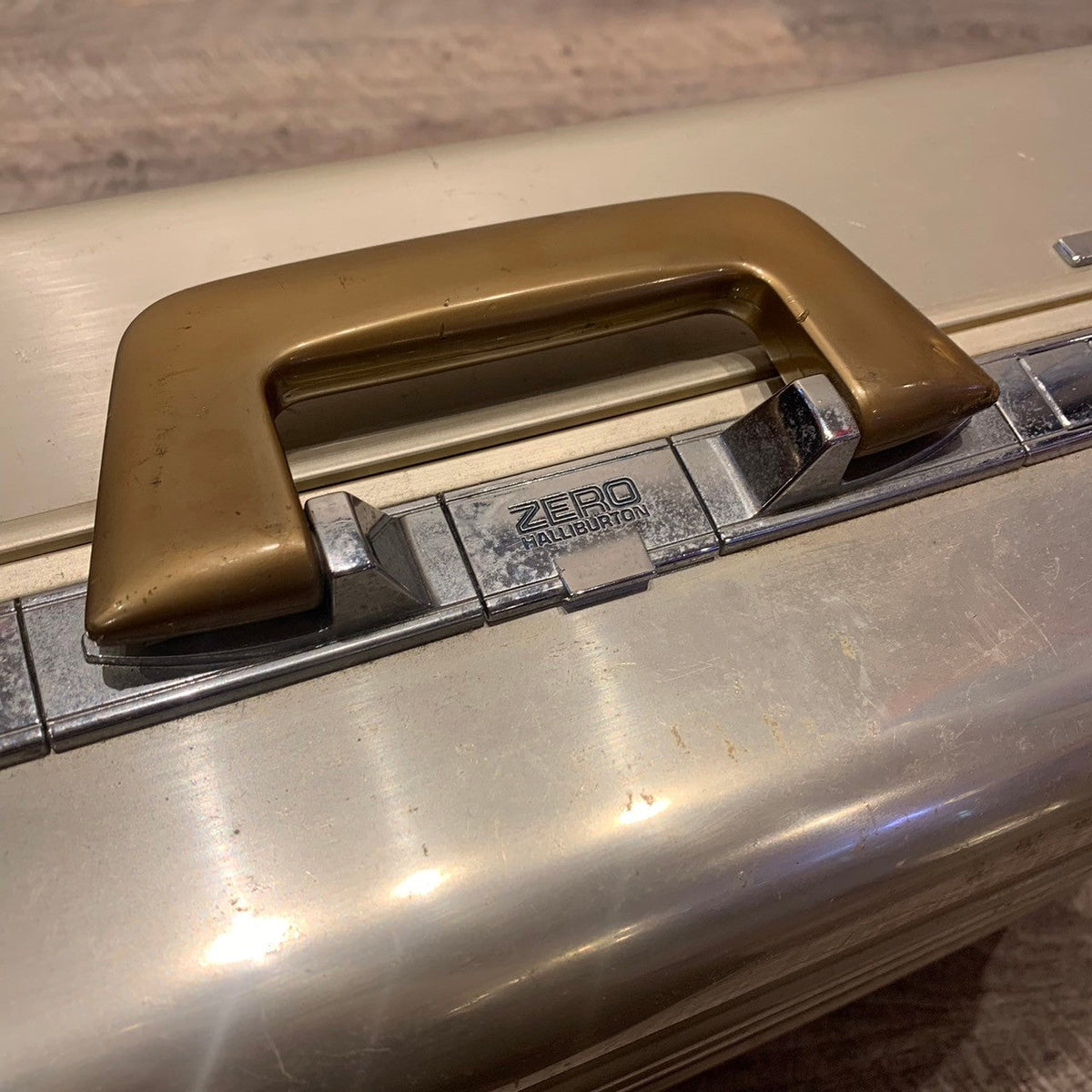 ゴールドアタッシュケース アタッシュケース トランク スーツケース ZERO HALLIBURTON