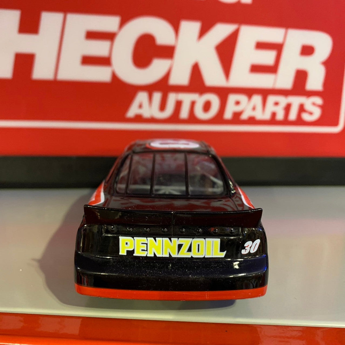 NASCAR 1/24カムリ 初制覇記念限定品　送料込み Amazon | 1/24 “カイル・ブッシュ” #18 スキットルズ ゾンビ