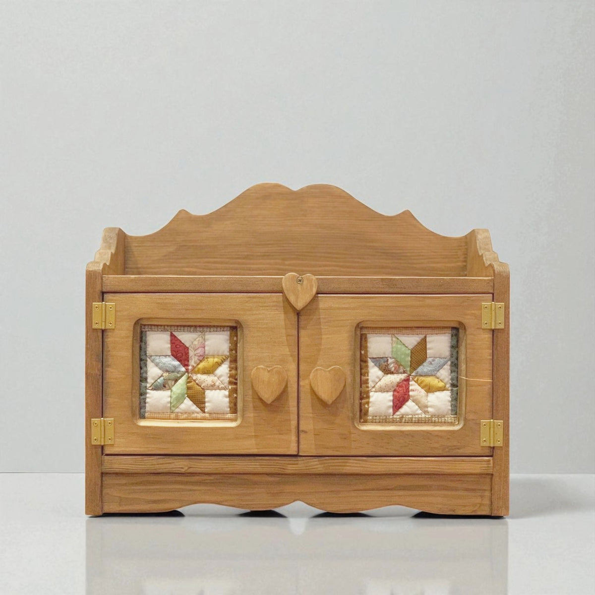 LAURA COUNTRY 昭和　ヴィンテージ　木製収納ボックス　小物入れ ラック 小物入れ パッチワーク ブラウン 木製 収納 カントリー家具