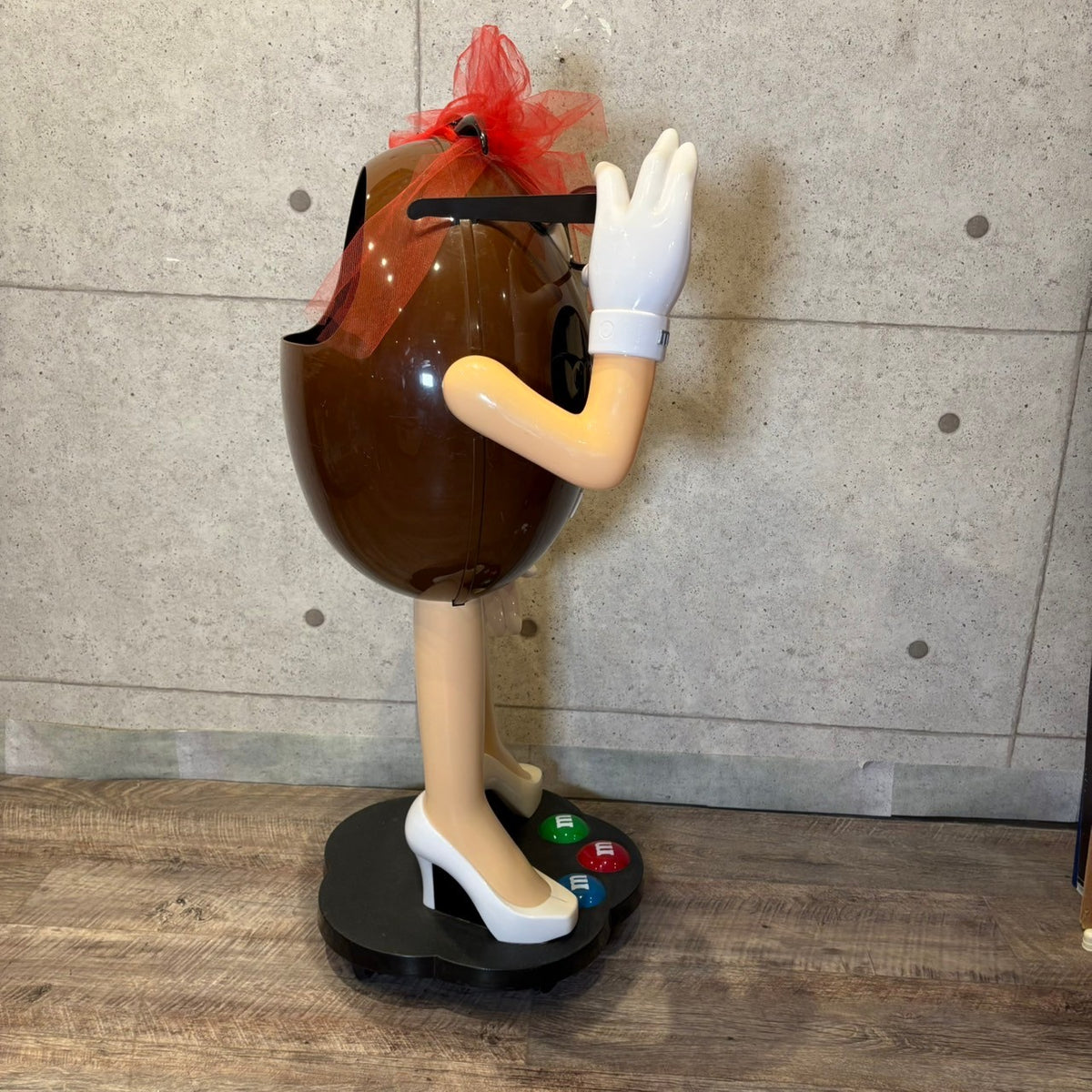 ストアディスプレイ【M＆M's(エムアンドエムズ)】ブラウン