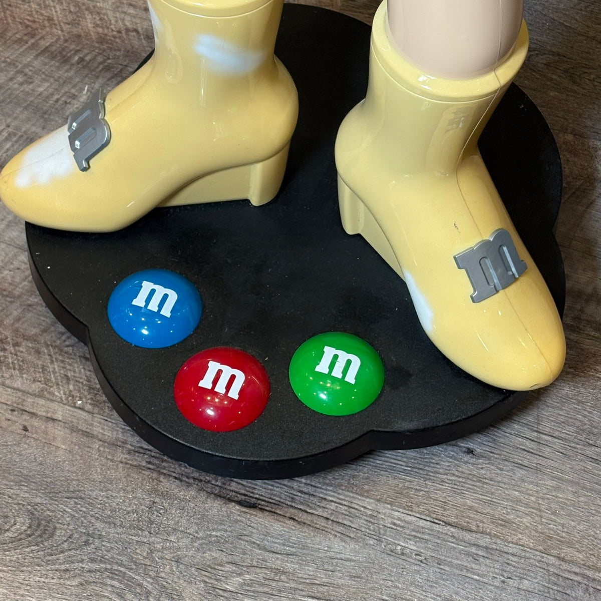 店頭用大型ストアディスプレイ 【M&M's（エムアンドエムズ