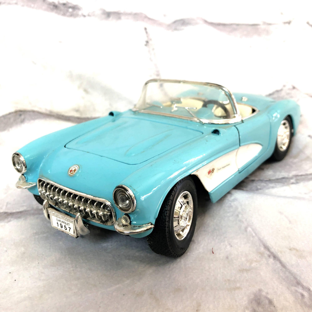 品番3746 1/18スケール Road Tough 1957年 CHEVROLET CORVETTE シボレー コルベット ライトブルー –  L.A.DEPO（エルエーデポ）