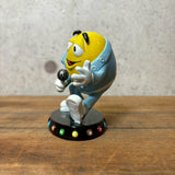 陶器フィギュア　【M&M's Sweet On Elvis collection】イエロー　エルビスプレスリー　陶器製　シリアルナンバー入り　ヴィンテージ