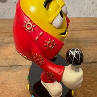 陶器フィギュア　【M&M's Sweet On Elvis collection】イエロー　エルビスプレスリー　陶器製　シリアルナンバー入り　ヴィンテージ