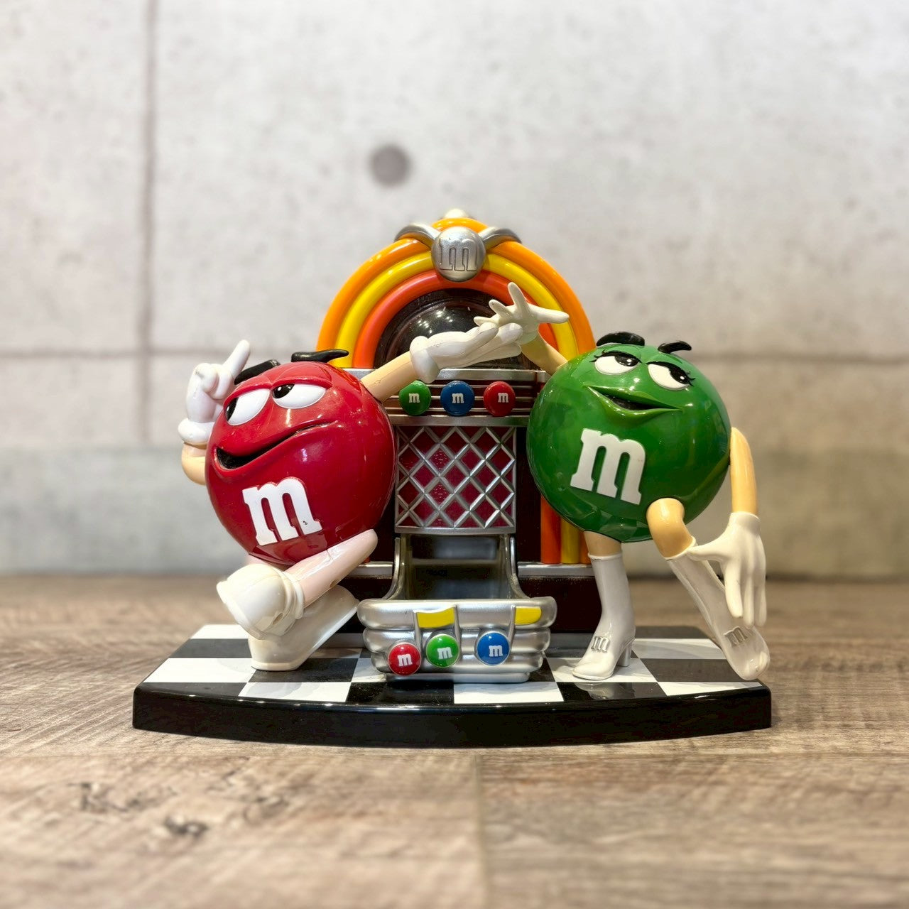 M&M's ジュークボックス ディスペンサー LINE_ALBUM_202505__250602_47_2