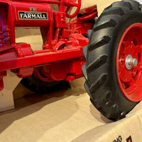 Farmall F-20 トラクター　【ERTL（アートル）】 ミニチュアモデル　レトロ農機　レッド　オブジェ　ミニカー　ヴィンテージ