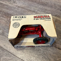 Farmall F-20 トラクター　【ERTL（アートル）】 ミニチュアモデル　レトロ農機　レッド　オブジェ　ミニカー　ヴィンテージ