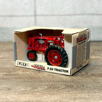 Farmall F-20 トラクター　【ERTL（アートル）】 ミニチュアモデル　レトロ農機　レッド　オブジェ　ミニカー　ヴィンテージ