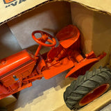 CASE VAC トラクター　【ERTL（アートル）】 ミニチュアモデル　レトロ農機　オブジェ　ミニカー　ヴィンテージ