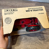 McCormick WD-9トラクター　【ERTL（アートル）】 ミニチュアモデル　レトロ農機　オブジェ　ミニカー　ヴィンテージ