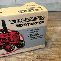 McCormick WD-9トラクター　【ERTL（アートル）】 ミニチュアモデル　レトロ農機　オブジェ　ミニカー　ヴィンテージ