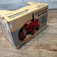 McCormick WD-9トラクター　【ERTL（アートル）】 ミニチュアモデル　レトロ農機　オブジェ　ミニカー　ヴィンテージ