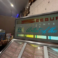 ヴィンテージジュークボックス【Seeburg 1960's 】　Bluetooth機能搭載