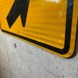 道路看板　【進行方向誘導】　ロードサイン　実物標識