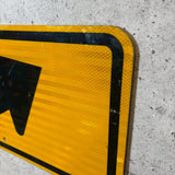 道路看板　【進行方向誘導】　ロードサイン　実物標識