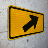 道路看板　【進行方向誘導】　ロードサイン　実物標識