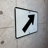 道路看板　【進行方向誘導】　ロードサイン　実物標識