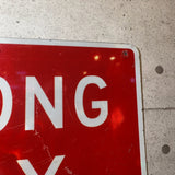 道路看板　【WRONG WAY】　ロードサイン　実物標識