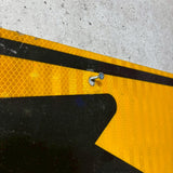 道路看板　【進行方向誘導】　ロードサイン　実物標識　