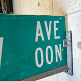 道路看板【De Lacey AVE OON】　ロードサイン　実物標識