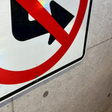 道路看板　【右折禁止】　ロードサイン　実物標識