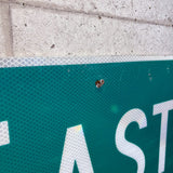 道路看板　【EAST】　ロードサイン　実物標識　中