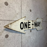 ロードサイン　【ONE WAY】　道路看板　標識