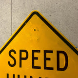 ロードサイン　【SPEED HUMPS AHEAD】　ヴィンテージ道路標識