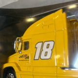 ダイキャストカー トレーラーリグ【M&M's（エムアンドエムズ）】Winner's Circle NASCAR Kyle Busch #18 Trailer Rig 1/64 トレーラー ミニカー ヴィンテージ
