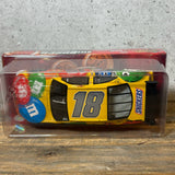 ダイキャストカー【M&M's（エムアンドエムズ）】Winner's Circle NASCAR Kyle Busch #18 1/24 ヴィンテージ