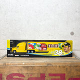 ダイキャストカー トレーラーリグ【M&M's（エムアンドエムズ）】Winner's Circle NASCAR Elliott Sadler #38 Trailer Rig 1/64 トレーラー ミニカー ヴィンテージ