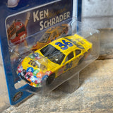 ダイキャストミニカー【M&M's（エムアンドエムズ）】Ken Schrader #36 Keep Back New Driver 2000 Grand Prix 1/64 世界17,928台限定 ヴィンテージ