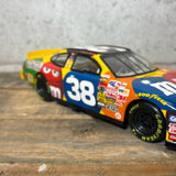 ダイキャストカー ビッグスケール【M&M's（エムアンドエムズ）】Winner's Circle Elliott Sadler #38 NASCAR 1/18