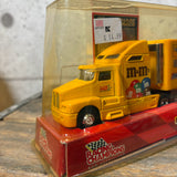 ダイキャストカー【M&M's（エムアンドエムズ）】Team Transporter Ernie Irvan #36 Racing Champions Collector's Series 1/64スケール ヴィンテージ