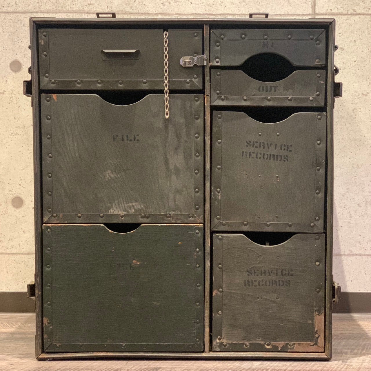 ミリタリー防水スチールケース（ビンテージ放出品） ミリタリー防水スチールケース（ビンテージ放出品） ミリタリー