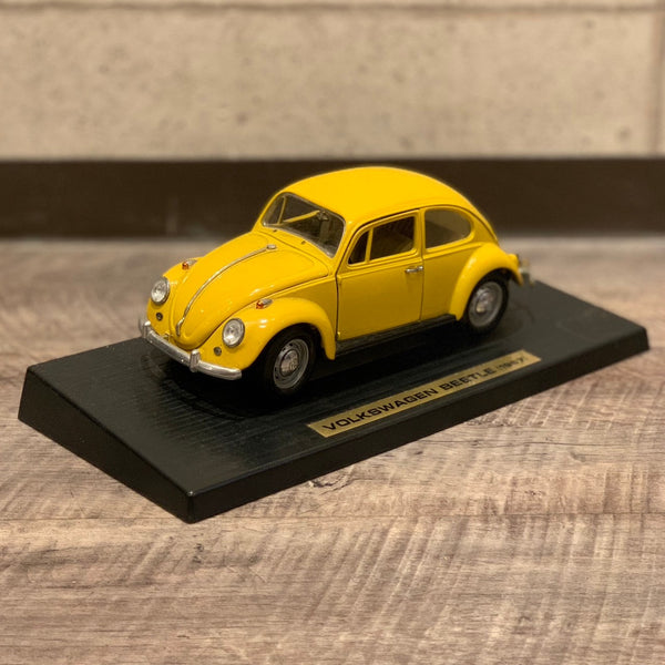 ダイキャストカー　ミニカー　フォルクスワーゲン　ビートル　ROAD LEGENDS 1/18　1967年代　ヴィンテージ