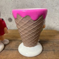 陶器ディッシュ【M&M’s(エムアンドエムズ)】アイスクリームコーン型　2個セット　レッド＆グリーン　ホリデー　ヴィンテージ