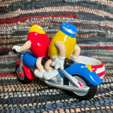 陶器製トレイ 【M&M’s（エムアンドエムズ）】　サイドカー　レッド＆イエロー