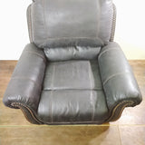品番0235　レザーソファ　ロッキングチェア　リクライニングソファ　フットレスト　鋲飾り　1人掛け　椅子　アンティーク　千葉店