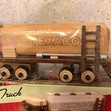 品番4972　Texaco Wood Tractor Trailer Oil Tanker / テキサコ ウッド トラクター オイルタンカー　千葉店